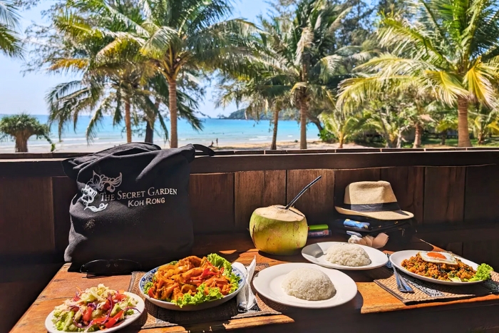 Seaside dining at Lazy Beach Bar Samloem