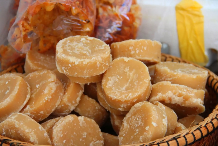 Palm sugar, souvenirs in Sihanoukville