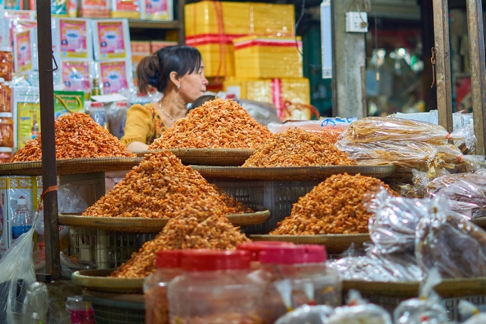 Where to buy souvenirs from Sihanoukville? Consider Phsar Leu Market in Sihanoukville