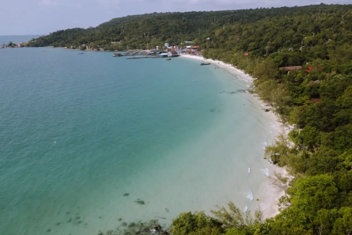 Long Set Beach (4K Beach) is one of the most tranquil and scenic beaches on Koh Rong