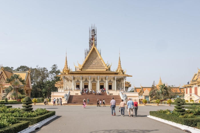 Phnom Penh: immerse yourself in the festive atmosphere of the capital