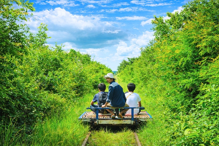 Adventure on the bamboo train in Battambang with a group of friends