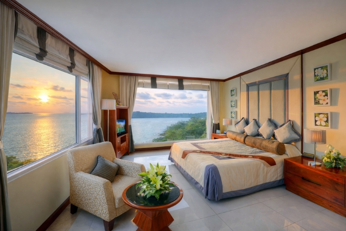 Luxury room with panoramic sea view at Independence Hotel Resort & Spa