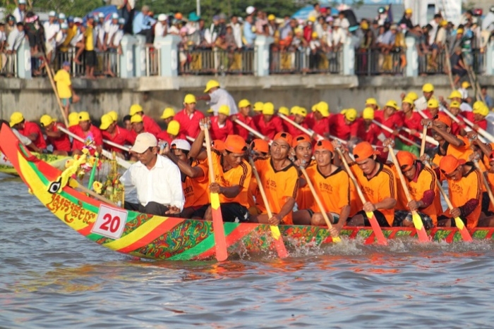 Bon Om Touk, the unique Water Festival of the Cambodian people