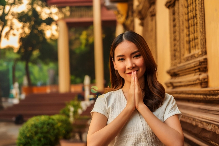 Sampeah in Cambodia and what not to do when greeting