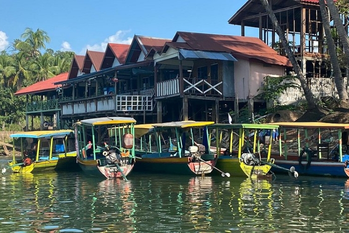 Don Khone - 2-week budget trip to Laos