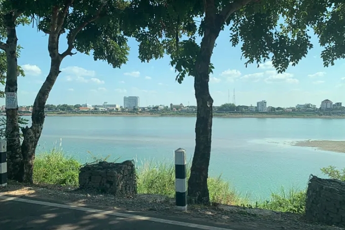 Mekong river - 2-week budget trip to Laos