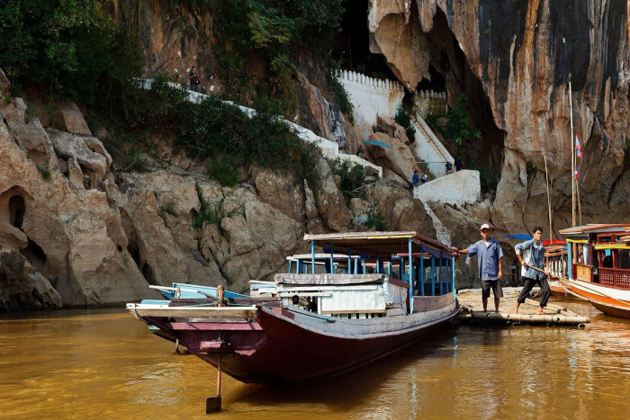 Exploring the peaceful Pak Ou Caves