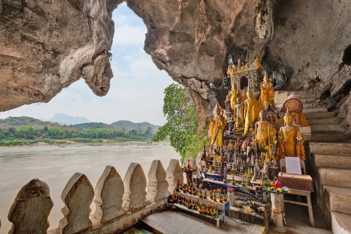 Visit Pak Ou cave in Luang Prabang