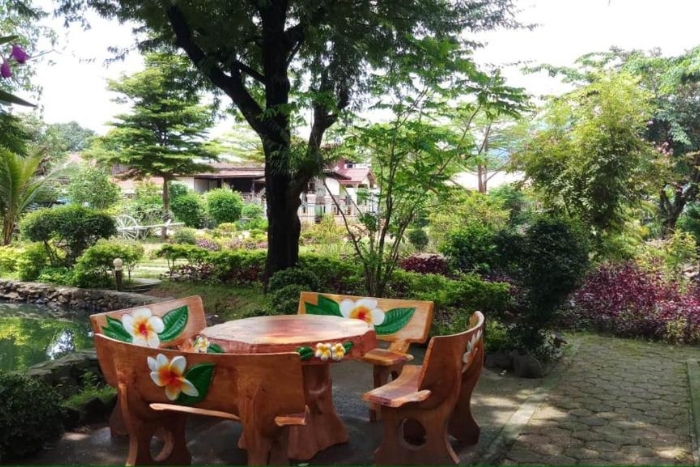 Space at Xuanmai Garden Resort, where visitors can relax and chat in peace