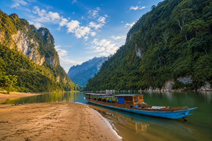 Marveling at the Nam Ou valley in Muang Khua