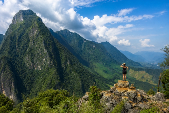 What to do in Laos in 15 days ? Admiring the endless limestone cliffs in Nong Khiaw