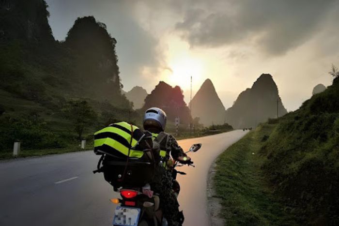 The Laos motorcycle tour allows you to stop at the place of your choice