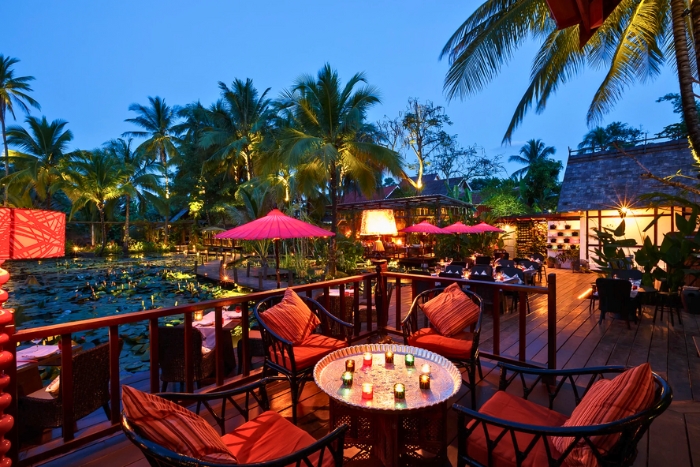 Manda de Laos Restaurant with its romantic lotus pond