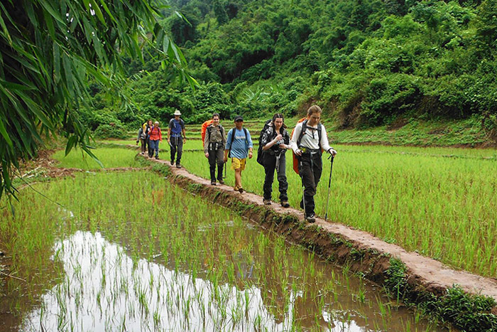 Hiking and visits to local ethnic communities