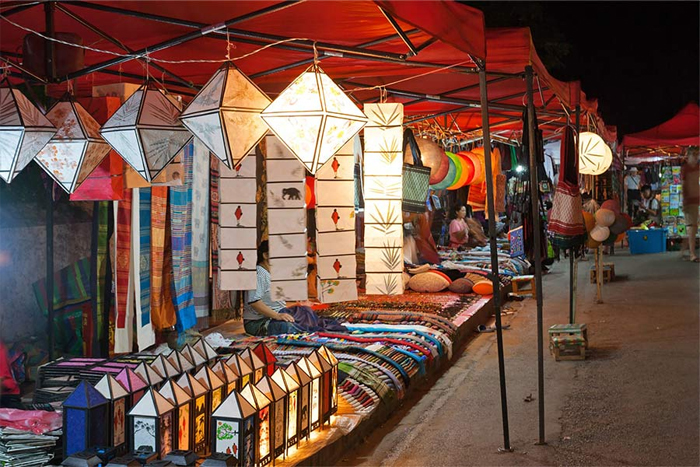 Visit the night market, a must-see in Luang Prabang