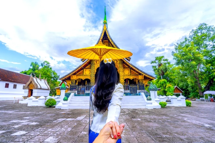 Visit Wat Xieng Thong