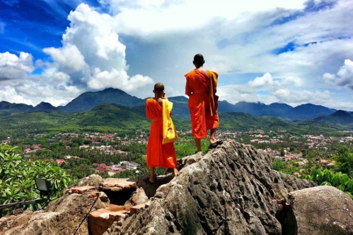 Climbing Mount Phousi
