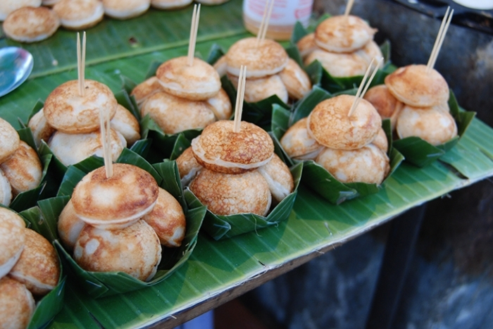 Khao Nom Kok (Coconut Rice Cakes)