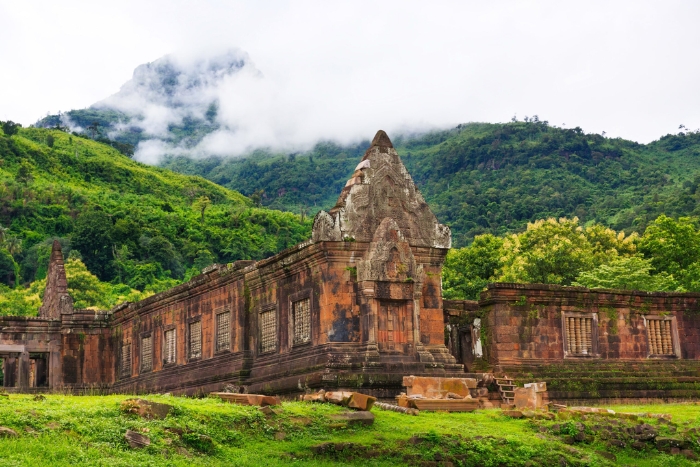Traveling alone as a woman in Laos: discovering Vat Phou and the legendary 4000 islands
