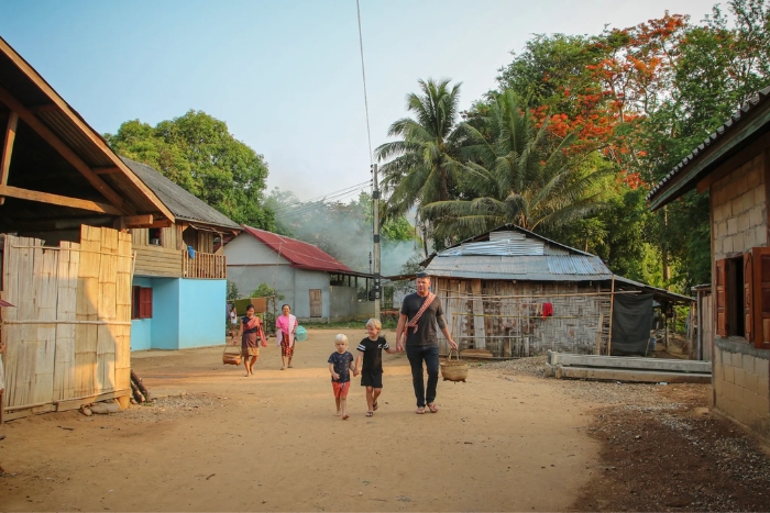 Short authentic hike in Ban Long Lao – Traveling alone as a woman in January in Laos