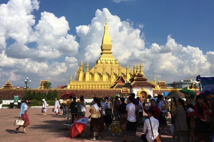 Choose suitable destinations when traveling solo in Laos