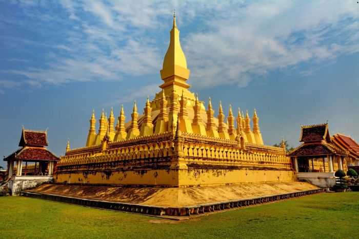 What to see in Laos in December? Pha That Luang in Vientiane