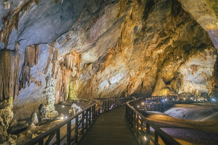 Tham Chang Cave
