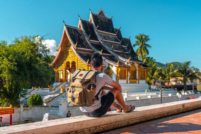 How to choose the best travel backpack for your Laos trip?