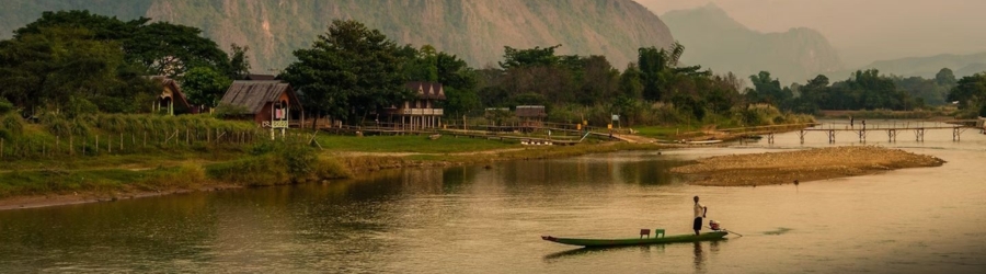 Discover traditional clothing of Laos 