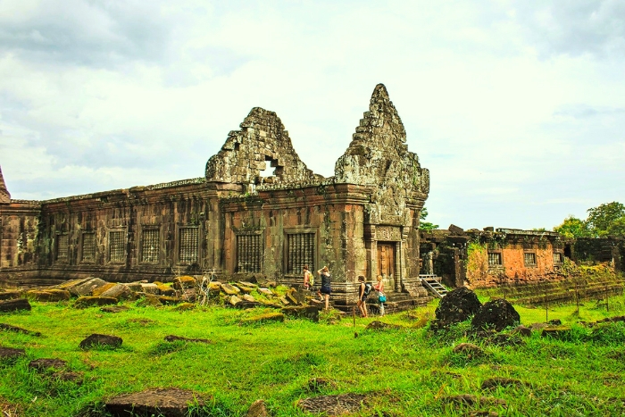 A cultural walk at Wat Phou, at the heart of a sunny destination in Laos in January