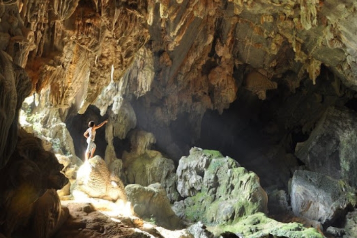 Tham Phu Kham cave, a natural sanctuary to explore