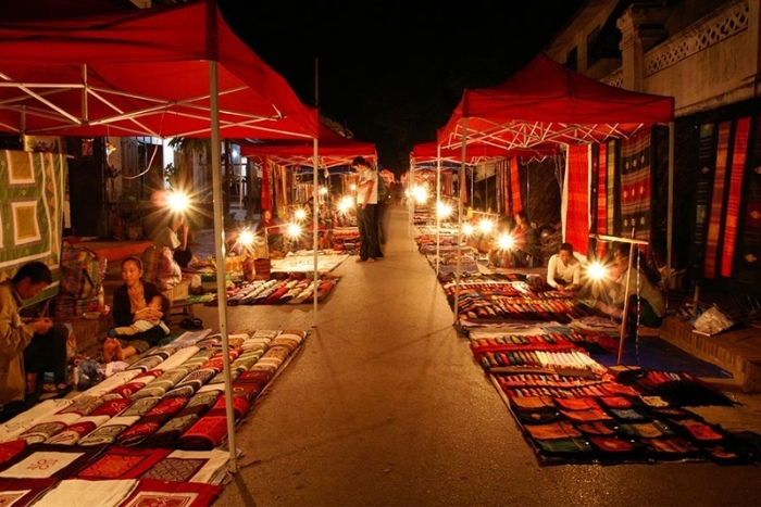 Lively atmosphere at the night market, the heart of Vang Vieng