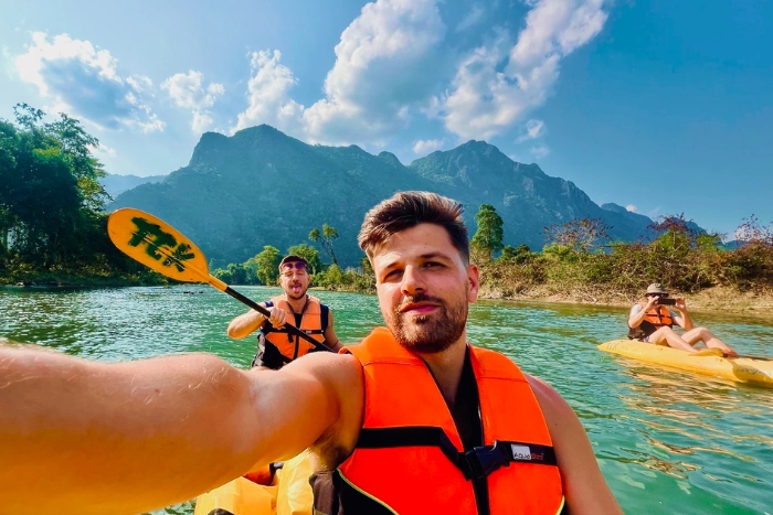 What&lrm; is the ideal length of stay in Vang Vieng?