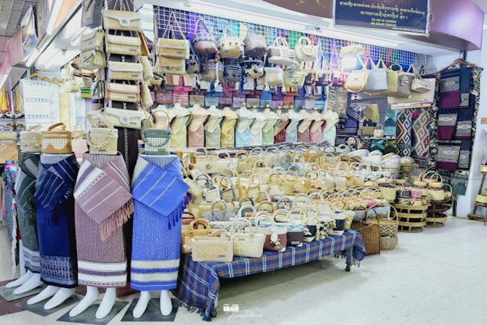 Shopping in Vientiane - Talat Sao market 