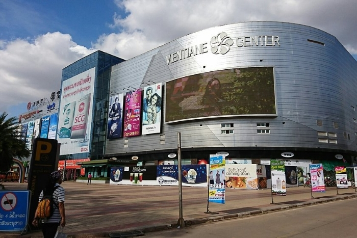  Shopping Indoors: Markets and Malls