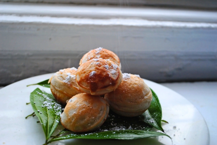 Khao Nom Krok, a treat on any Vientiane food tour