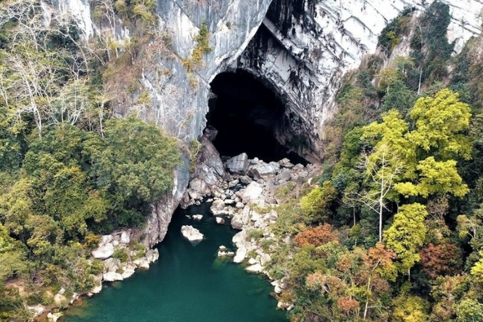 Tham Khoun Xe – A Unique Adventure Near Vientiane