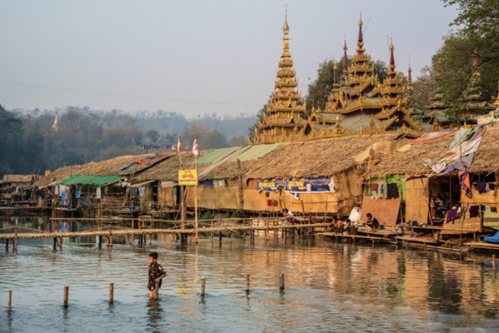 A rustic corner of the Mann Shwe Settaw Pagoda Festival