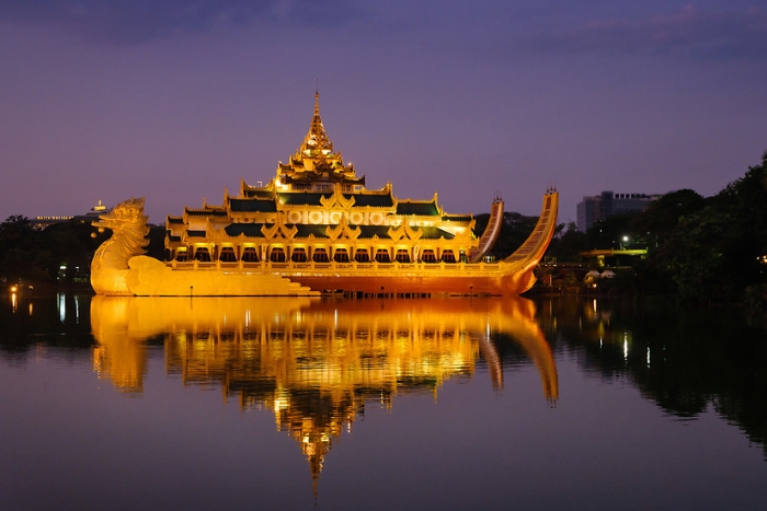 Kandawgyi Lake