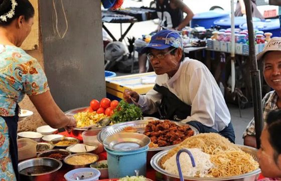 Review About Yangon Street Food: Local Dishes Everyone Needs To Try