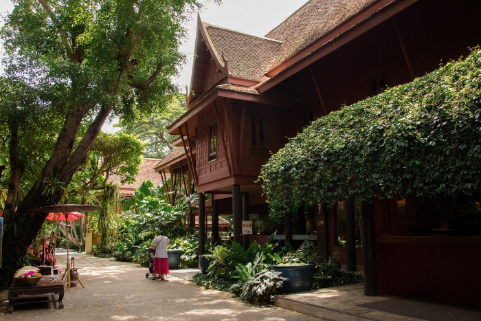 Discover Jim Thompson's house for 1 week in Thailand: a place of history and craftsmanship