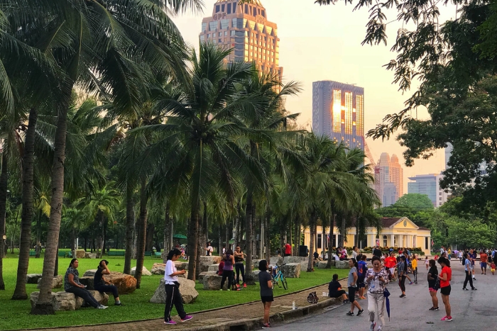 Relax in Bangkok: A peaceful evening at Lumpini Park during 1 week in Thailand