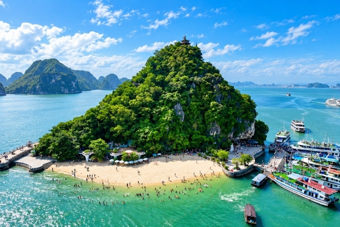 Admiring the magnificent landscapes of Halong Bay