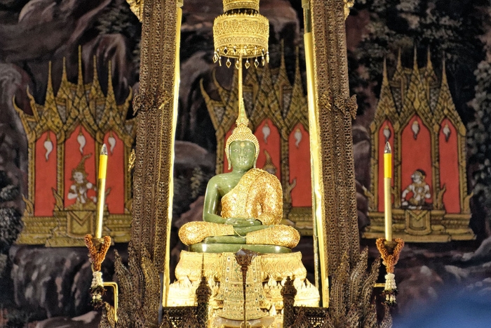 Emerald Buddha (Wat Phra Kaew) in the Grand Palace