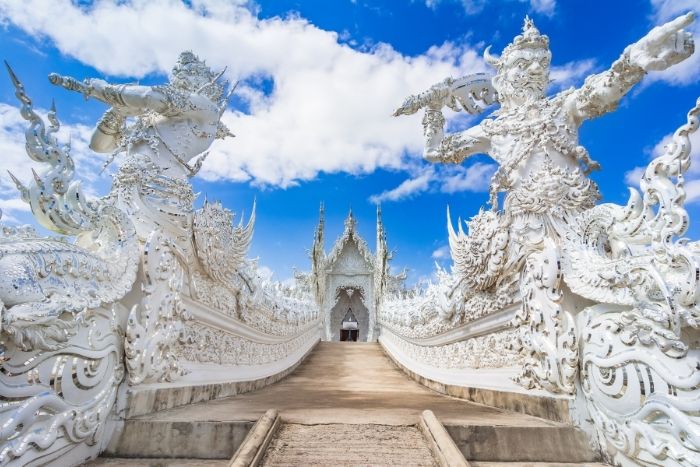 Wat Rong Khun - guided visit during a Thailand luxury tour 2 weeks