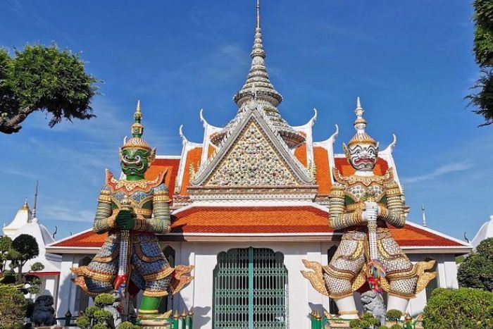 Wat Arun - A must-see during your 21 days in Northern Thailand and beaches