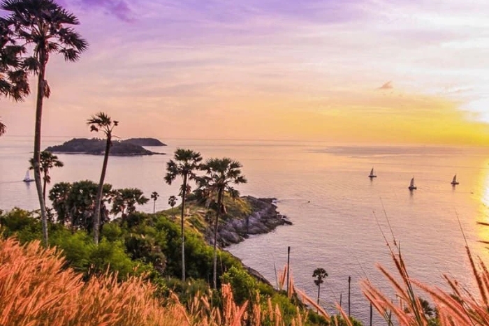 Phromthep Cape at sunset – a magical highlight of my solo trip to Thailand
