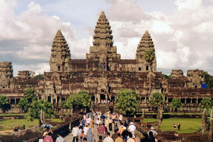 Explore the temples of Angkor in Siem Reap