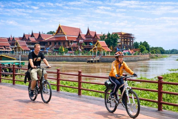 Immersion in the landscapes of Ayutthaya by bike, away from the beaten path